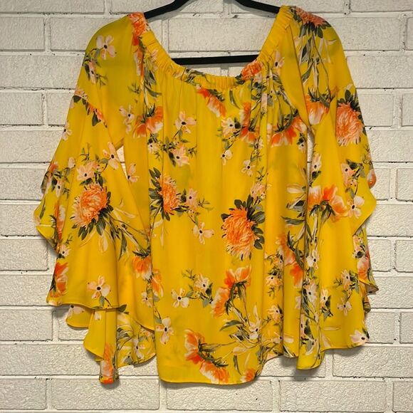 Rose + Olive- Yellow Floral Print Blouse- On or Off the Shoulders- Size Medium - Picture 2 of 9